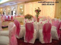 Những tone màu áo ghế cho tiệc cưới sang trọng