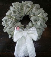 Làm vòng trang trí cho noel từ vải đơn giản