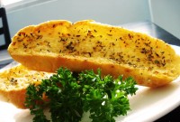 Cách làm bánh mì bơ tỏi : Ngon, nhanh