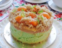 Cách làm bánh bông lan trứng muối sốt kem