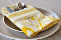 Cách gấp khăn napkin hình áo kimono