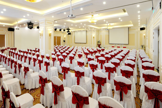 Mẫu áo phủ ghế hội thảo đẹp nhất 2019