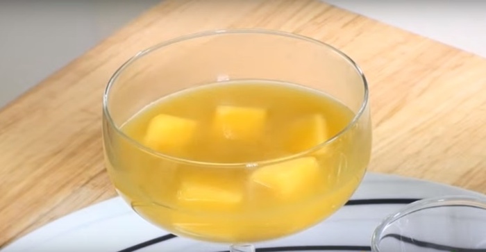 May gia công váy ghế khách sạn