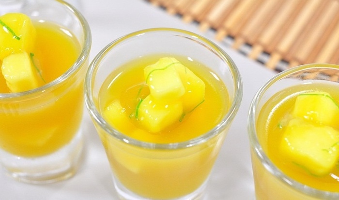 May gia công váy bàn nhà hàng đẹp