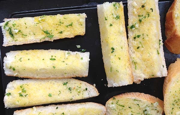 May váy bàn hội thảo giá rẻ May váy bàn hội thảo giá rẻ