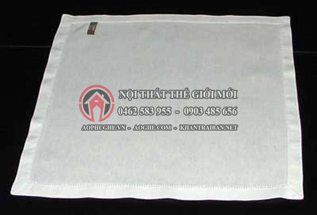 bước 1 gấp khăn napkin